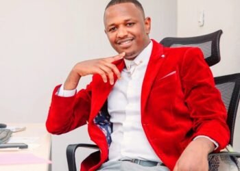 Distinction: Rigel Gandhi sacré Prix RFI Talents du Rire 2025