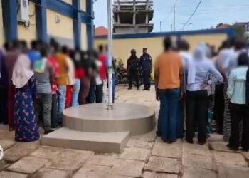 Tombolia : 57 personnes interpellées après le démantèlement d’un réseau présumé d’escroquerie à Dabompa Plateau 1